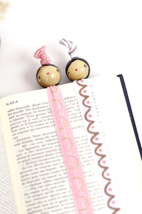 (image pour) Marque Page Octobre rose BooBs Rose